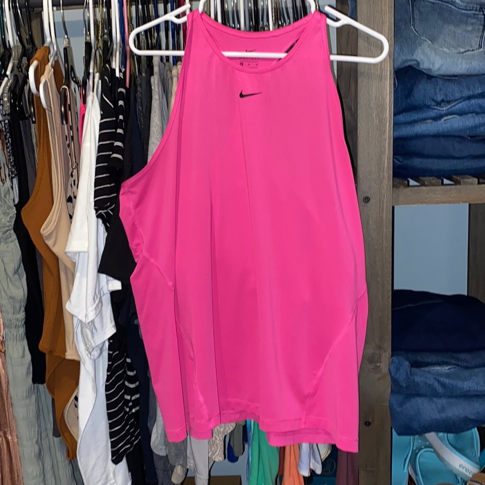 Nike workout top